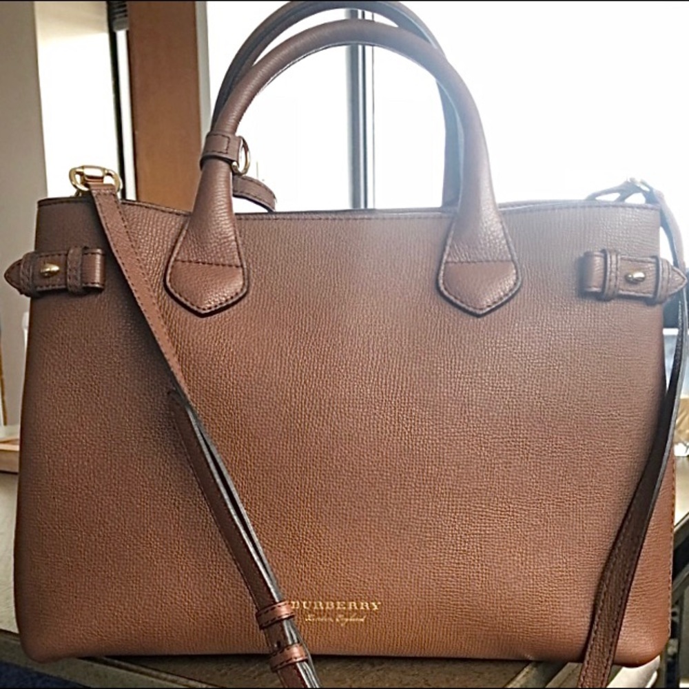 Medium Burberry Banner